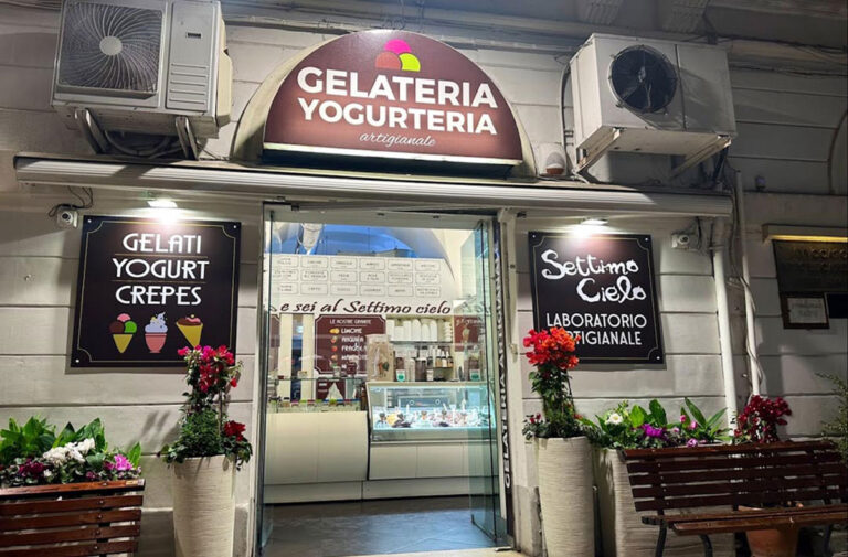esterno di settimo cielo gelateria a lecce 768x505